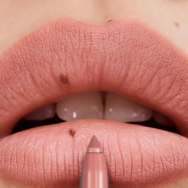 Silk Kiss - Achieve Full, Bold Lips Instantly + 1 + 1 FREE - Image 2